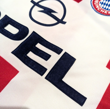 Load image into Gallery viewer, 2000/02 BAYERN MUNICH Vintage adidas Away Football Shirt (L)
