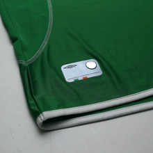 Load image into Gallery viewer, 2002/03 Keane #6 Ireland Vintage Umbro Home Football Shirt (XL)6
