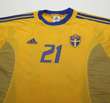 Load image into Gallery viewer, 2002/03 IBRAHIMOVIC #21 Sweden Vintage adidas WC 02 Home Football Shirt (XL)
