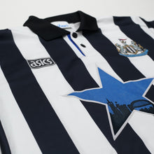 Load image into Gallery viewer, 1993/95 Cole #9 Newcastle United Vintage Asics Home Football Shirt (L)5
