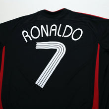 Load image into Gallery viewer, 2021/22 Ronaldo #7 Manchester United adidas Teamgeist Football Shirt (L)9
