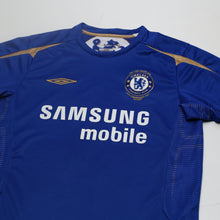 Load image into Gallery viewer, 2005/06 Lampard #8 Chelsea Vintage Umbro Centenary UCL Home Football Shirt (M)2
