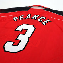 Load image into Gallery viewer, 1996/98 Pearce #3 Nottingham Forest Vintage Umbro Home Football Shirt (XL)12
