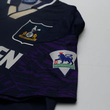 Load image into Gallery viewer, 1994/95 Klinsmann #18 Tottenham Hotspur Vintage Umbro Away Football Shirt (XXL)5
