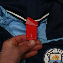 Load image into Gallery viewer, 2017/18 Manchester City Nike Football Hooded Jacket (M)10
