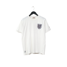 Load image into Gallery viewer, 1970 Bobby Moore #6 England Retro Umbro Home Football Shirt (L) Mexico 70 WC0
