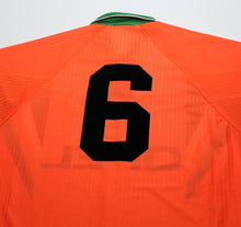 Load image into Gallery viewer, 1997/98 KEANE #6 Ireland Vintage Umbro Away Football Shirt (L)
