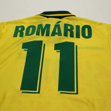 Load image into Gallery viewer, 1994/97 Romario #11 Brazil Vintage Umbro Home Football Shirt (M)9
