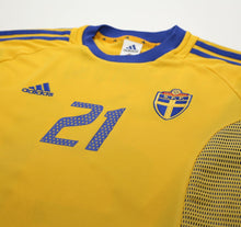 Load image into Gallery viewer, 2002/03 IBRAHIMOVIC #21 Sweden Vintage adidas WC 02 Home Football Shirt (XL)
