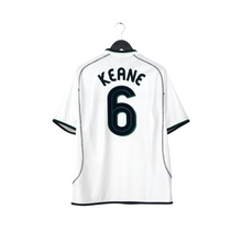 Load image into Gallery viewer, 2001/02 Keane #6 Ireland Vintage Umbro Away Football Shirt (XL)0
