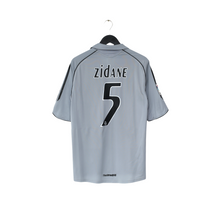 Load image into Gallery viewer, 2005/06 Zidane #5 Real Madrid Vintag adidas Third Football Shirt (M)0
