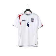 Load image into Gallery viewer, 2005/07 Gerrard #4 England Vintage Umbro Home Football Shirt (M) WC 20061
