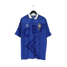 Load image into Gallery viewer, 1991/93 BRAZIL Vintage Umbro Away Football Shirt (L)0
