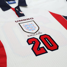 Load image into Gallery viewer, 1997/99 Owen #20 England Vintage Umbro Home Football Shirt (M) WC 19985
