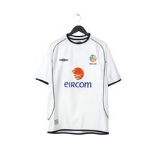 Load image into Gallery viewer, 2001/02 Keane #6 Ireland Vintage Umbro Away Football Shirt (XL)1

