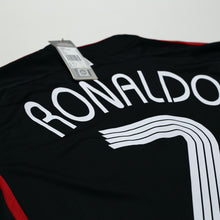 Load image into Gallery viewer, 2021/22 Ronaldo #7 Manchester United adidas Teamgeist Football Shirt (S/M) BNWT12
