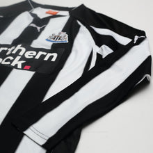 Load image into Gallery viewer, 2010/11 Ben Arfa #37 Newcastle United Vintage PUMA LS Home Football Shirt (M)5
