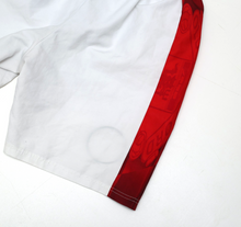 Load image into Gallery viewer, 1996/98 MANCHESTER UNITED Vintage Umbro Home Football Shorts (30 Waist)5
