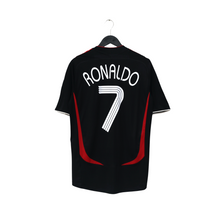 Load image into Gallery viewer, 2021/22 RONALDO #7 Manchester United adidas Teamgeist Football Shirt (M)0
