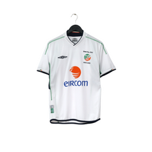 Load image into Gallery viewer, 2002/03 Duff #9 Ireland Vintage Umbro Home Football Shirt (S)1
