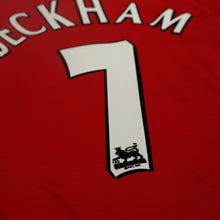Load image into Gallery viewer, 2000/02 Beckham #7 Manchester United Vintage Umbro Home Football Shirt (M)
