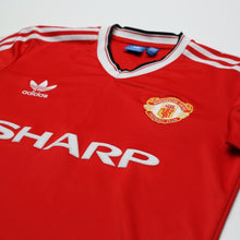 Load image into Gallery viewer, 1983/84 Robson #7 Manchester United adidas Originals Home Football Shirt (S/M)4
