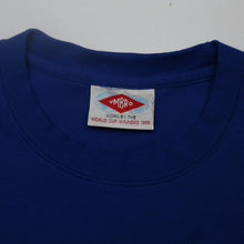 Load image into Gallery viewer, 1965/70 Gordon Banks #1 England Umbro Goalkeeper Shirt (M/L) 'Retro 1966'
