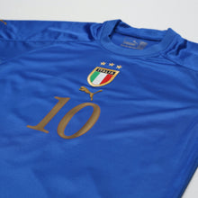 Load image into Gallery viewer, 2004/06 Baggio #10 Italy Vintage PUMA Home Football Shirt (S)4
