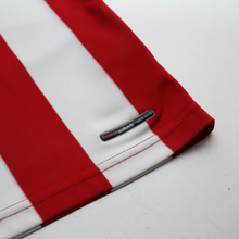 Load image into Gallery viewer, 2003/05 Crouch #14 Southampton Vintage Saints Home Football Shirt (S)7

