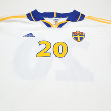 Load image into Gallery viewer, 2000/02 Larsson #20 Sweden Vintage adidas Away Football Shirt (XL) Euro 20003
