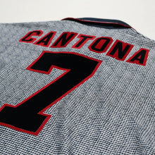Load image into Gallery viewer, 1995/96 Cantona #7 Manchester United Vintage Umbro Away Football Shirt (M)11
