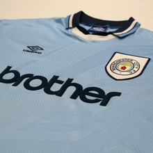 Load image into Gallery viewer, 1993/95 Rosler #28 Manchester City Vintage Umbro Home Football Shirt (L)4
