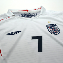 Load image into Gallery viewer, 2005/07 Beckham #7 England Vintage Umbro Home Football Shirt (L) WC 20065
