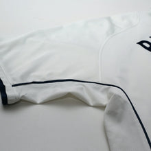 Load image into Gallery viewer, 2001/03 Beckham #7 England Vintage Umbro Home Greece Football Shirt (XL)14

