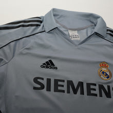 Load image into Gallery viewer, 2005/06 Zidane #5 Real Madrid Vintag adidas Third Football Shirt (M)5
