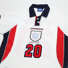Load image into Gallery viewer, 1997/99 Owen #20 England Vintage Umbro Home Football Shirt (M) WC 19982
