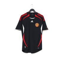 Load image into Gallery viewer, 2021/22 RONALDO #7 Manchester United adidas Teamgeist Football Shirt (M)
