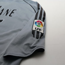 Load image into Gallery viewer, 2005/06 Zidane #5 Real Madrid Vintag adidas Third Football Shirt (M)11
