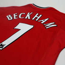 Load image into Gallery viewer, 2000/02 Beckham #7 Manchester United Vintage Umbro Home Football Shirt (M)
