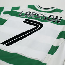 Load image into Gallery viewer, 2001 Larsson #7 Celtic Vintage Umbro Home Football Shirt (S)10
