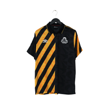 Load image into Gallery viewer, 2021 Factory Records x Umbro "Madchester" Retro Football Shirt (L) #82 Haçienda1
