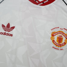 Load image into Gallery viewer, 1991 Robson #7 Manchester United Retro adidas Cup Winners Cup Football Shirt (M)6
