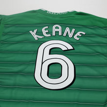 Load image into Gallery viewer, 2003/04 Roy Keane #6 Ireland Vintage Umbro Home Football Shirt (M)
