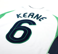 Load image into Gallery viewer, 2002/03 KEANE #6 Ireland Vintage Umbro L/S Away Football Shirt (M)
