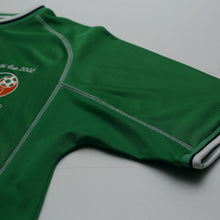 Load image into Gallery viewer, 2002/03 Robbie Keane #10 Ireland Vintage Umbro Home Football Shirt (M) 2002 WC5
