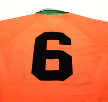 Load image into Gallery viewer, 1997/98 KEANE #6 Ireland Vintage Umbro Away Football Shirt (L)
