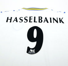 Load image into Gallery viewer, 1998/00 HASSELBAINK #9 Leeds United Vintage PUMA Home Football Shirt (L)
