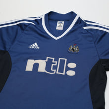 Load image into Gallery viewer, 2001/02 Robert #32 Newcastle United Vintage adidas Away Football Shirt (S)2
