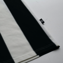 Load image into Gallery viewer, 1995/97 Shearer #9 Newcastle United Vintage adidas Football Shirt (M)7
