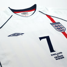 Load image into Gallery viewer, 2001/03 BECKHAM #7 England Vintage Umbro Home Greece Football Shirt (L)5
